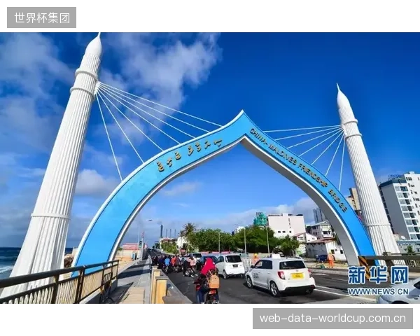 作为“一带一路”援建标杆,坦桑尼亚国家体育场的Mondo跑道耐磨耗质检,集中检验了金刚砂共挤技术在东非极端气候下的耐久表现 作为“一带一路”援建标杆,坦桑尼亚国家体育场的Mondo跑道耐磨耗质检,集中检验了金刚砂共挤技术在东非极端气候下的耐久表现